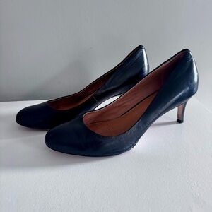 Corso Como Womens Black  2 1/2” Pumps Size 8.5m